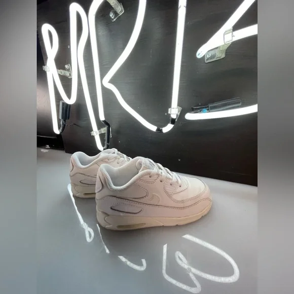 Nike Air Max - Picture 2 of 6